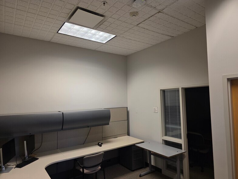 More Photos Of 1009 N Center Pky, Kennewick Office For Lease