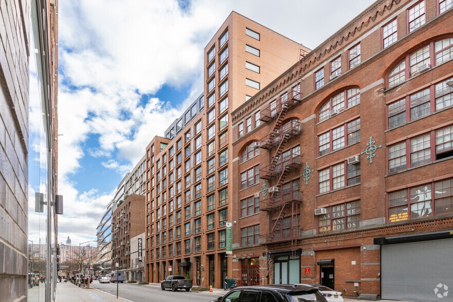 More Photos Of 540 W 28th St, New York Apartments For Lease