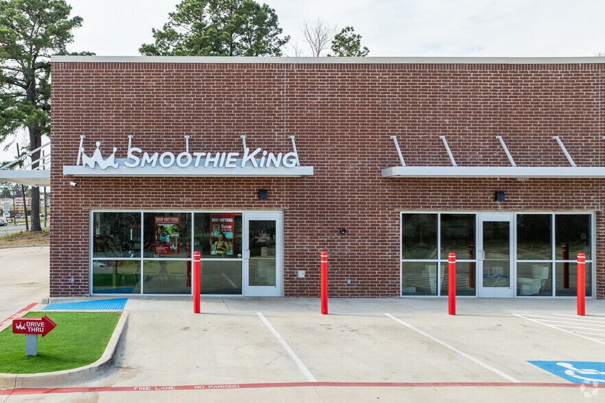 More Photos Of 2212 Crockett Rd, Palestine Freestanding For Lease