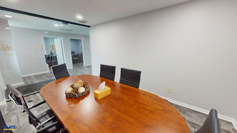 More Photos Of 650 Youngstown Warren Rd, Niles Office For Sale