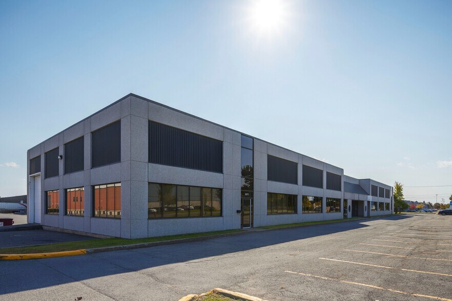 More Photos Of 3071-3075 Rue Louis-A.-Amos, Lachine Warehouse For Lease
