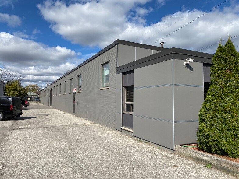 More Photos Of 1783 Mattawa Ave, Mississauga Warehouse For Lease