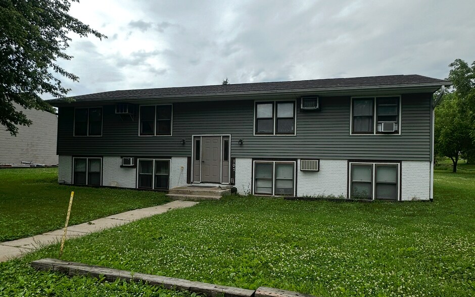 Primary Photo Of 303 Cottage St NW, Shellsburg Multifamily For Sale