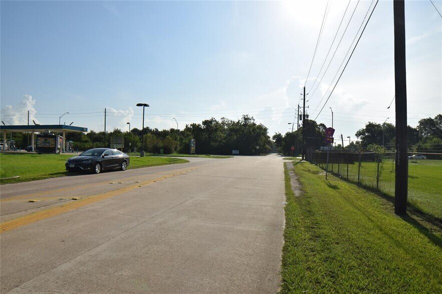 More Photos Of 14770 Cullen Blvd, Houston Land For Sale