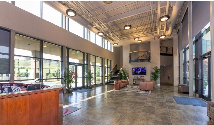 More Photos Of 2750 Crestwood Blvd, Irondale Showroom For Sale