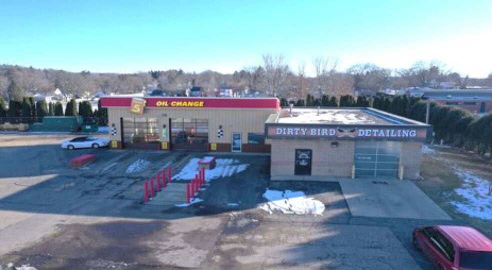 Primary Photo Of 818 8th St, Baraboo Freestanding For Sale