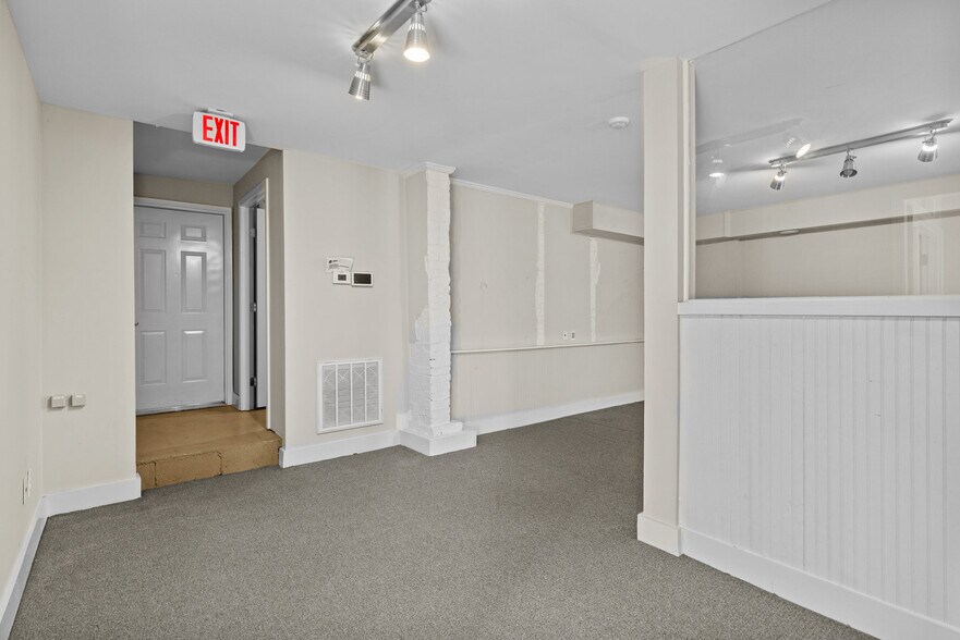 More Photos Of 90 E Moreno St, Buford Office Residential For Sale