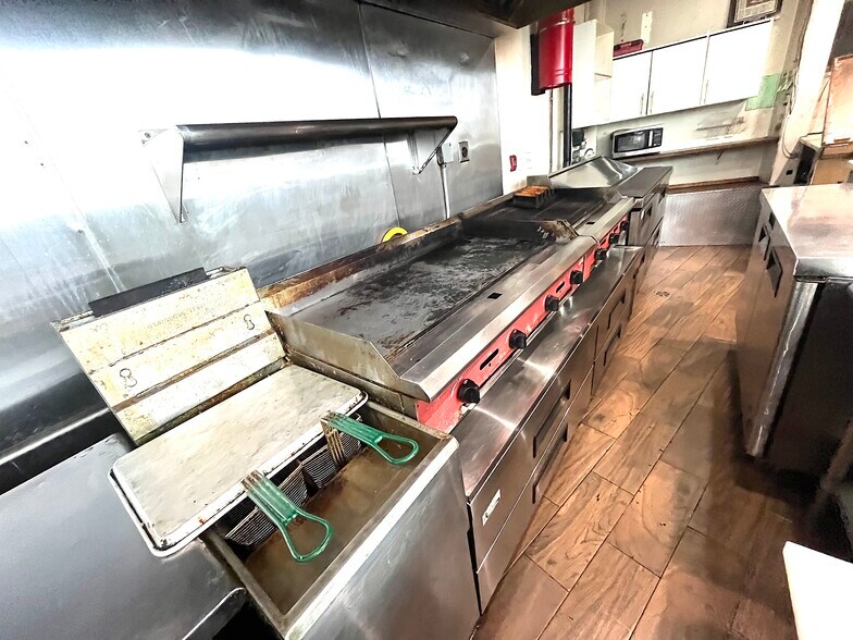 More Photos Of 2-16 N Central Ave, Hartsdale Storefront For Lease