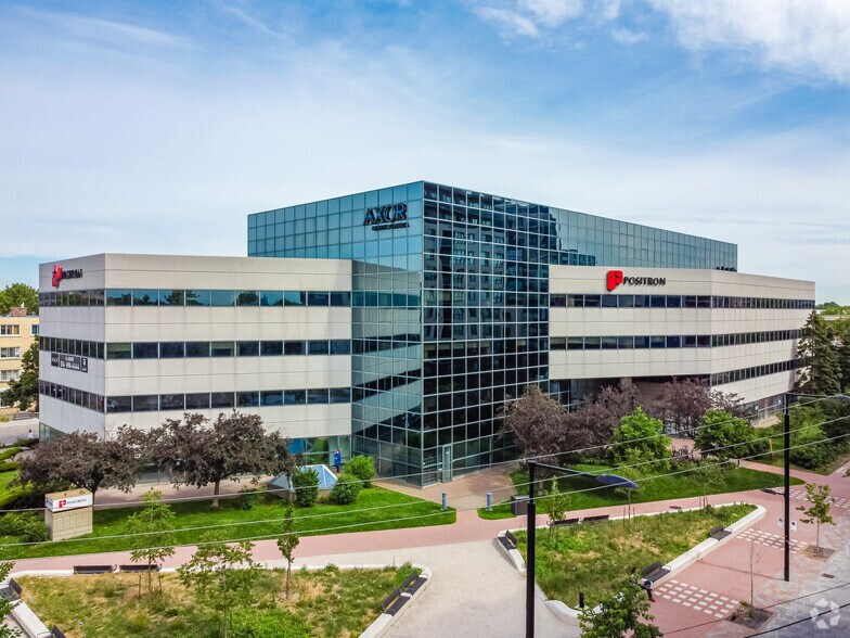 More Photos Of 5101-5151 Rue Buchan, Montréal Office For Lease