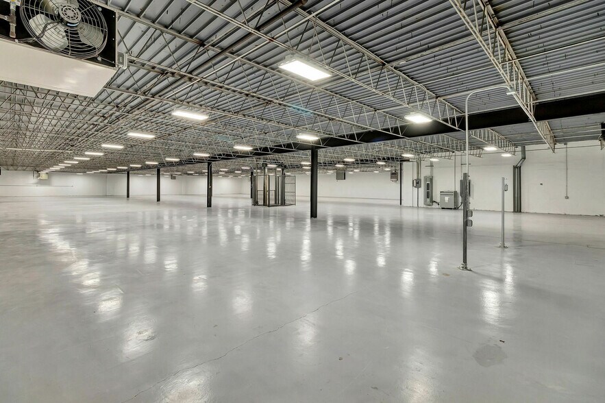 More Photos Of 415 Greenwell Ave, Cincinnati Service For Sale