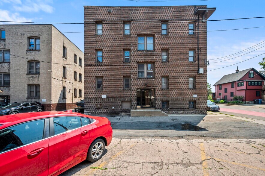 More Photos Of , Minneapolis Multifamily For Sale