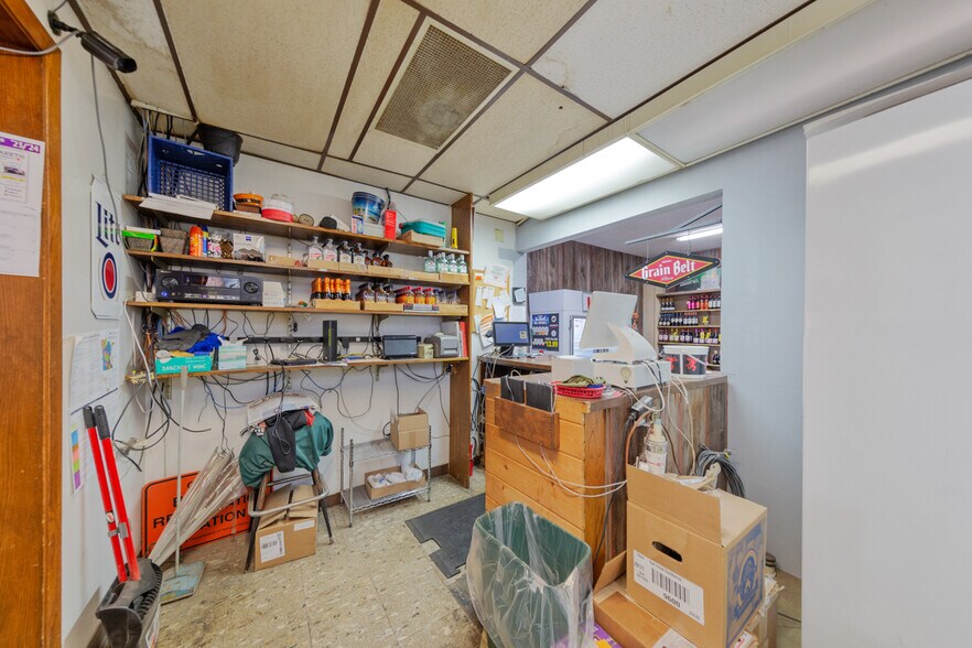 More Photos Of 209 N 5th Ave E, Truman Freestanding For Sale