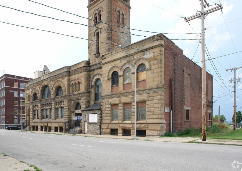 More Photos Of 1000 E 9th St, Kansas City Religious Facility For Sale