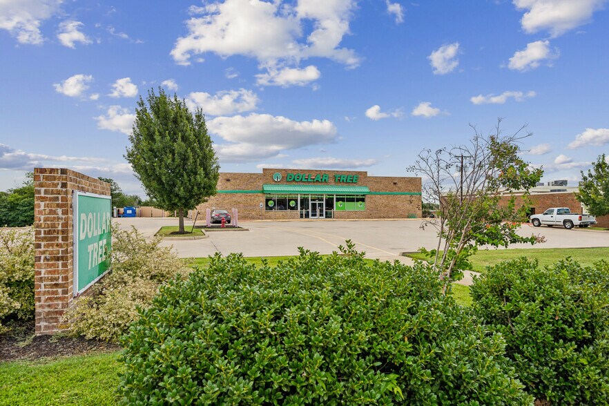 More Photos Of 5412 Davis Blvd, North Richland Hills Freestanding For Sale