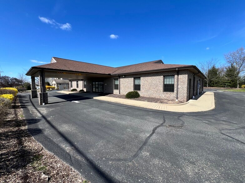 Primary Photo Of 86 Coraopolis Rd, Coraopolis Medical For Lease