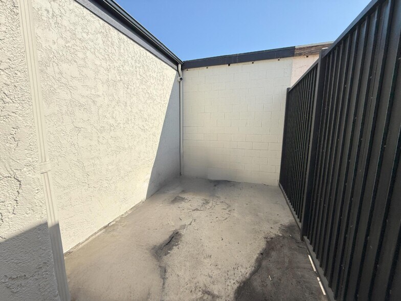 More Photos Of 1496 Harbor Ave, Long Beach Warehouse For Sale