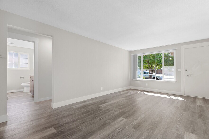 More Photos Of 201-307 Trees Ct, Silverton Apartments For Sale