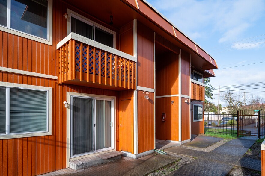 More Photos Of 2712-2716 South 12th Street, Tacoma Apartments For Sale