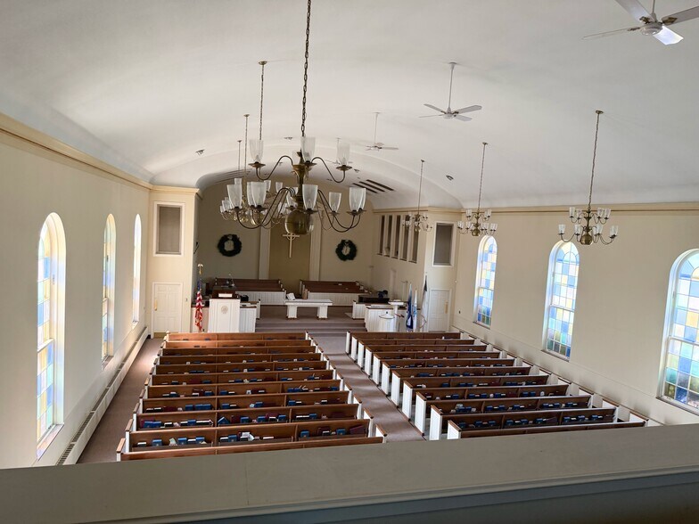 More Photos Of 25350 W 6 Mile Rd, Redford Religious Facility For Sale