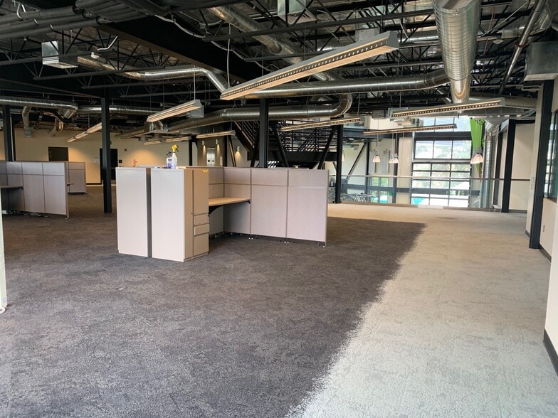 More Photos Of 155 Blair Blvd, Eugene Loft Creative Space For Lease