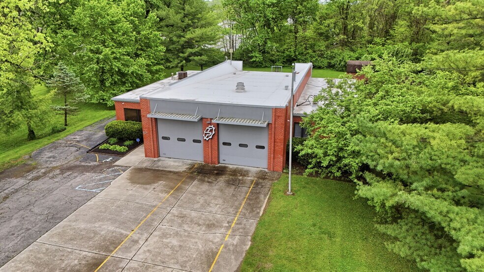More Photos Of 7731 Traders Ln, Indianapolis Office For Sale