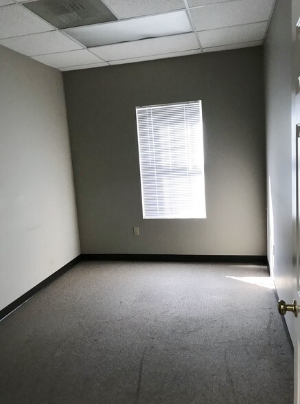 More Photos Of 450 S Church St, Fincastle Medical For Lease