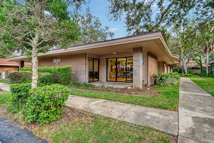 More Photos Of 3639-3711 Cortez Rd W, Bradenton Office For Lease