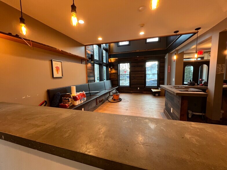 More Photos Of 617 Union St, Schenectady Restaurant For Sale