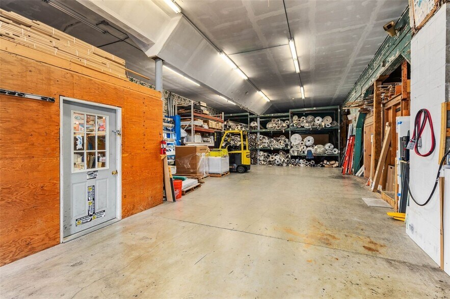 More Photos Of 542 Main St, Edmonds Freestanding For Sale