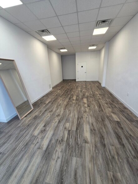 More Photos Of 217 Main St, Staten Island Storefront Retail Residential For Lease