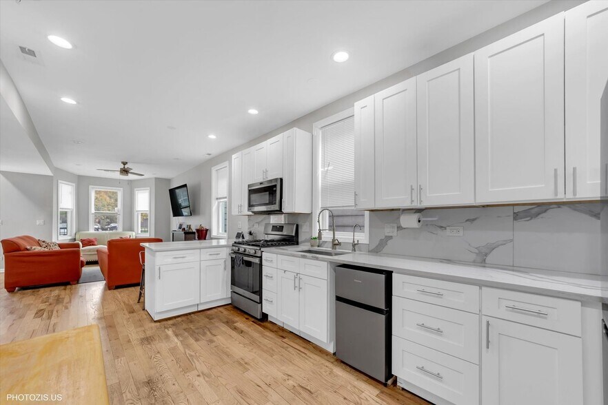 More Photos Of 8404 S Exchange Ave, Chicago Multifamily For Sale