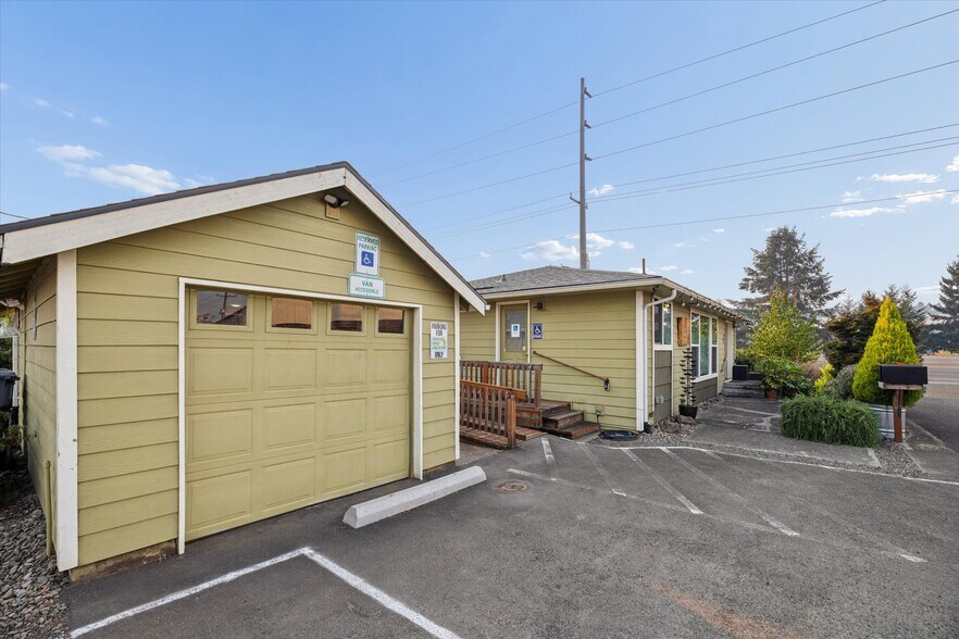 More Photos Of 615 SE 1st Ave, Canby Office For Sale