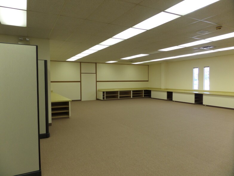 More Photos Of 14600 168th Ave, Grand Haven Office For Sale