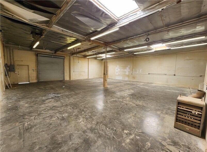 More Photos Of 12970 Branford St, Pacoima Warehouse For Lease