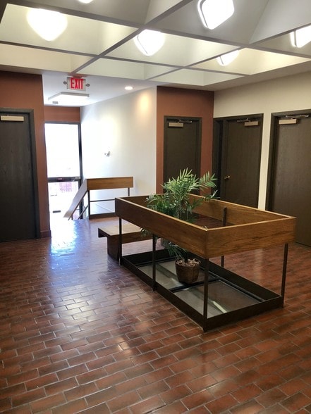 More Photos Of 2949 Elmwood Ave, Buffalo Medical For Lease
