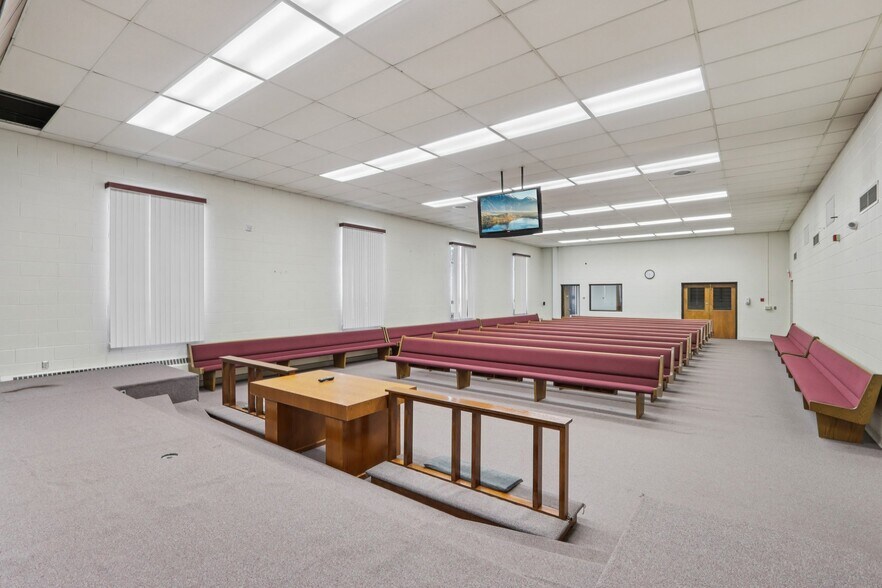 More Photos Of 1645 N 25th St, Milwaukee Office For Sale