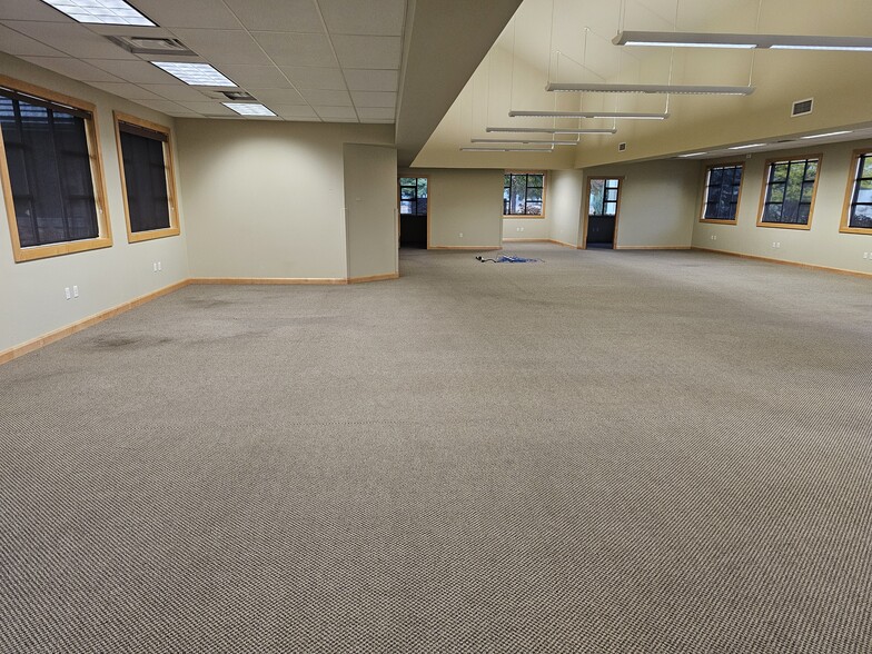 More Photos Of 831 O'Hare Pky, Medford Medical For Lease