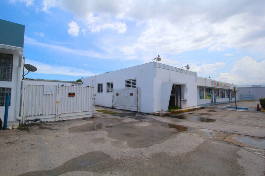 Primary Photo Of 34 E 9th St, Hialeah Distribution For Lease