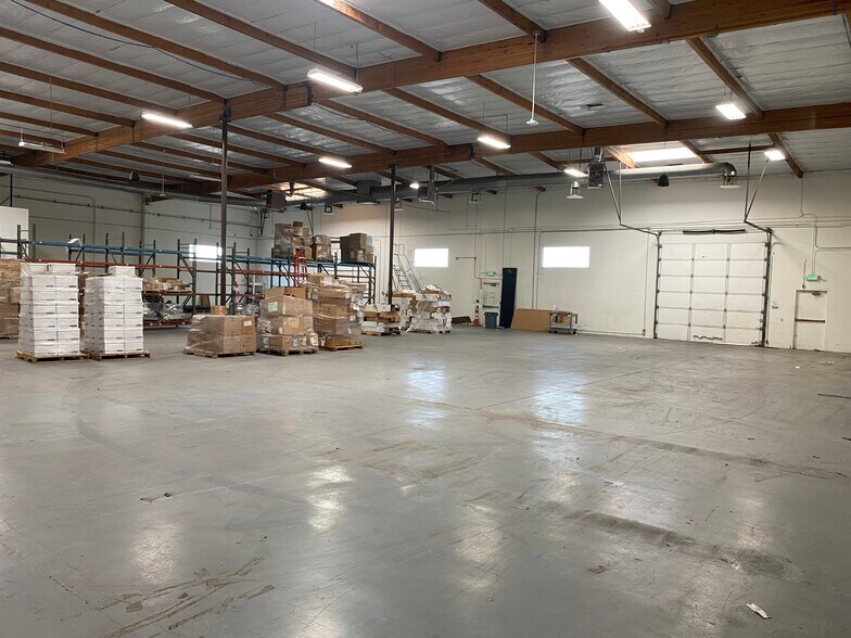 More Photos Of 9223 Eton Ave, Chatsworth Manufacturing For Lease