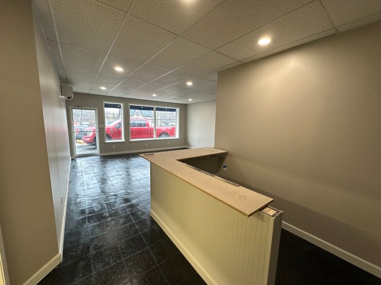 More Photos Of 373 Easton Rd, Horsham Township Auto Repair For Lease