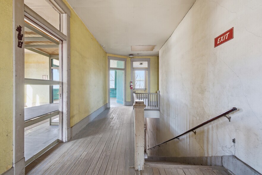 More Photos Of 200 E Main St, Oklahoma City Manufacturing For Sale