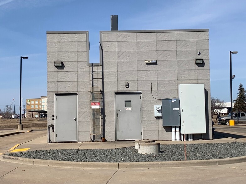 More Photos Of 2831 Hendrickson Dr, Eau Claire Fast Food For Sale