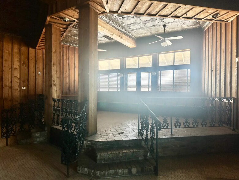 More Photos Of 204-208 Belleville Ave, Brewton Restaurant For Sale