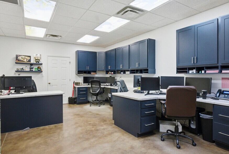 More Photos Of 2321 Hope Mills Rd, Fayetteville Unknown For Lease