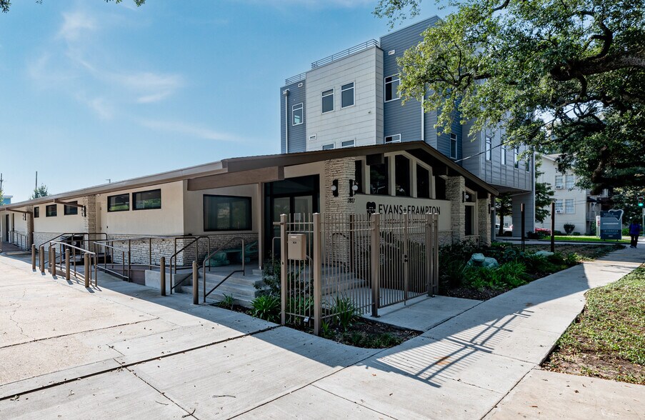 More Photos Of 2817 Napoleon Ave, New Orleans Medical For Lease