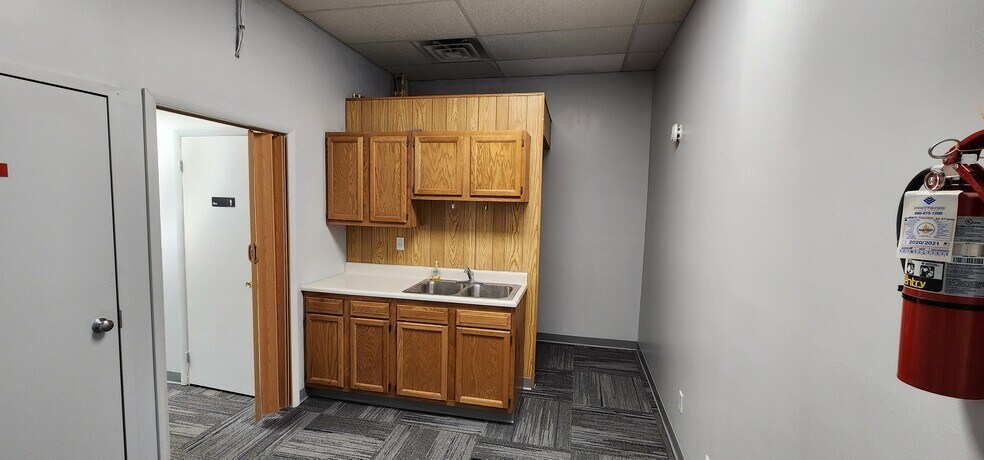 More Photos Of 424 Wentz St, Tiffin Storefront Retail Office For Lease