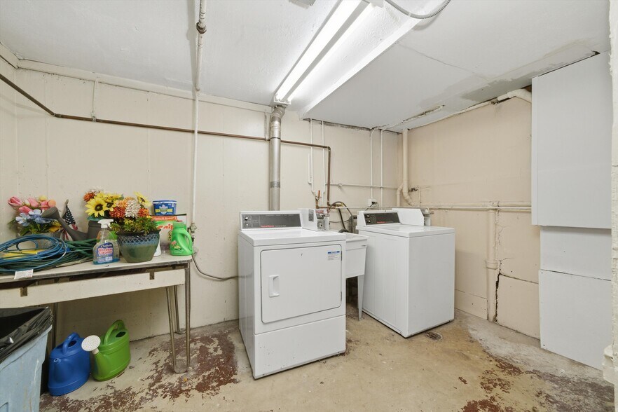 More Photos Of 630 Westmoreland Dr, Vernon Hills Apartments For Sale