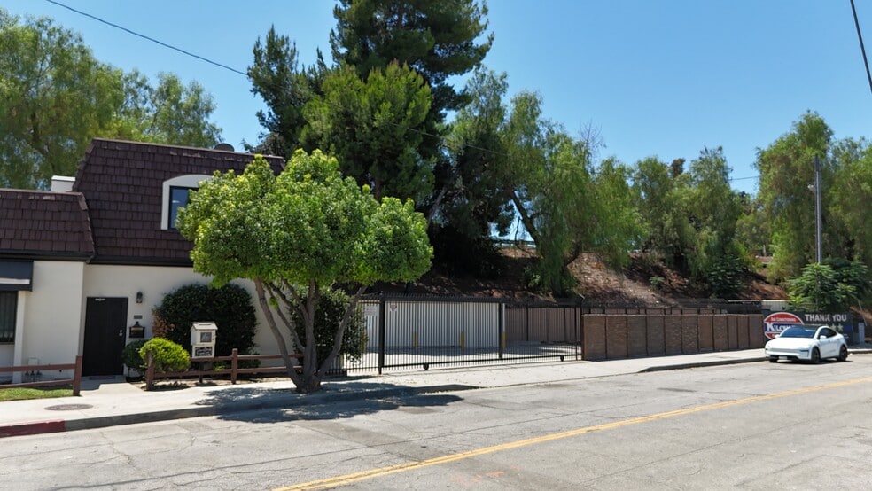 More Photos Of 4925 Sepulveda Blvd, Sherman Oaks Office For Sale