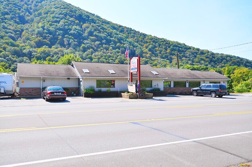 More Photos Of 11740 William Penn Hwy, Huntingdon General Retail For Sale