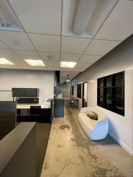 More Photos Of 835 N Seward St, Los Angeles Loft Creative Space For Lease